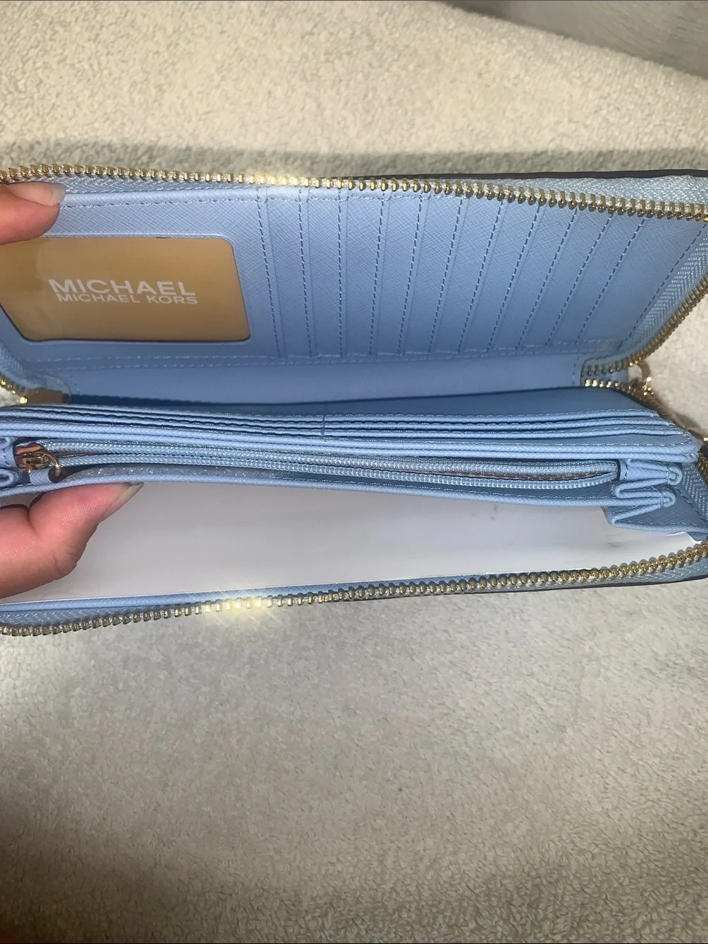 GUC Michael Kors Teagen Large Shoulder Bag & Wallet Set - Picture 7 of 9